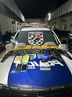 Motoqueiro é preso com drogas após 'pinote' na avenida Tamandaré
