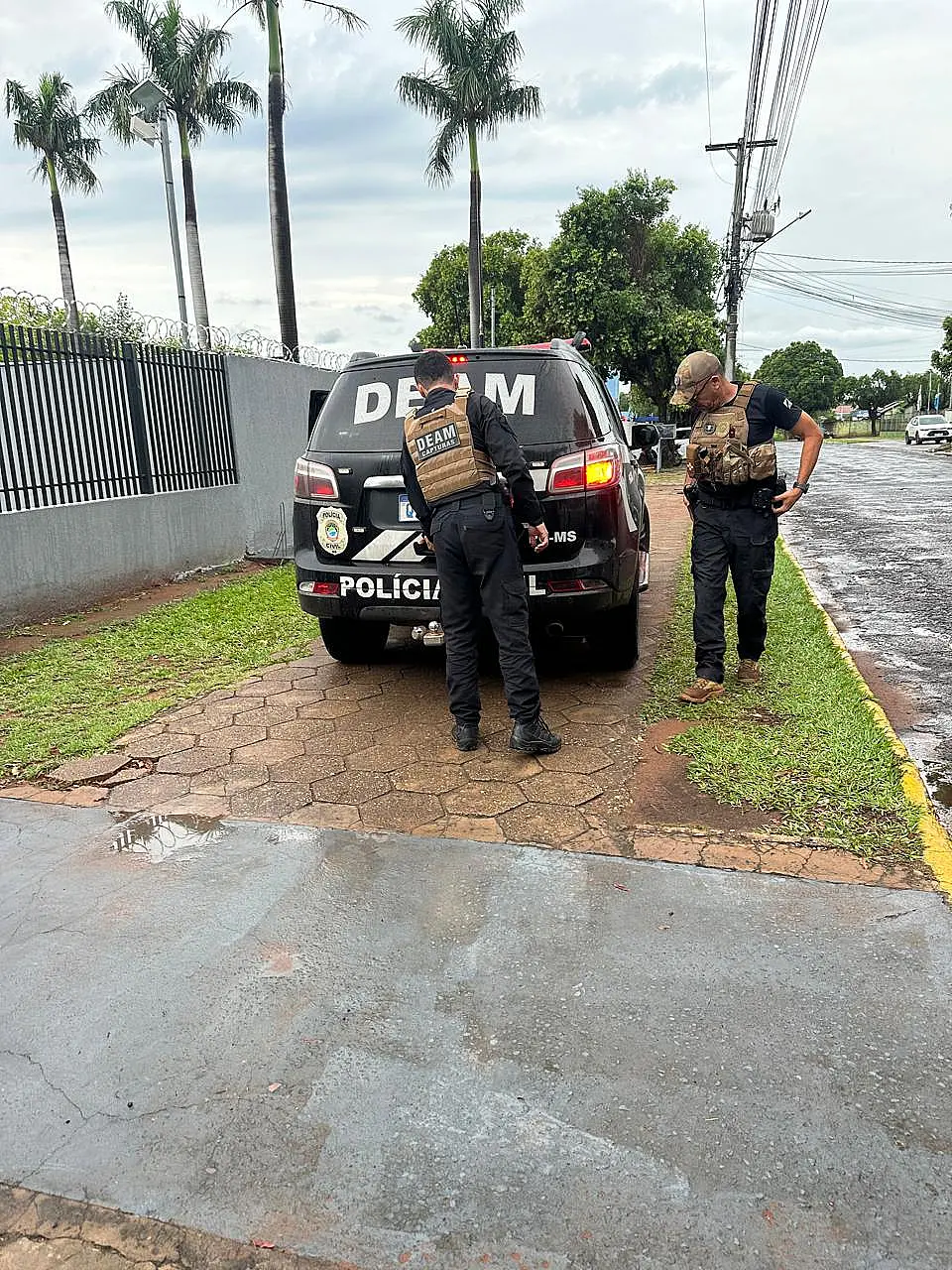 Polícia Civil cumpre mandados e prende dois foragidos por crimes sexuais em Aquidauana